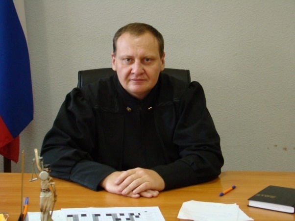 Попов Андрей Николаевич, передседатель суда, 2017 г..jpg